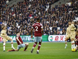 Respons Sarkastis Potter Usai Chelsea Tak Diberi Penalti