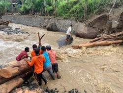 1.785 Pipa Rusak gegara Banjir Banyupoh, 50 Keluarga Susah Akses Air Bersih