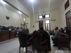 Staf Restoran Hotel di Surabaya Tertipu Rp 89 Juta gegara Miras