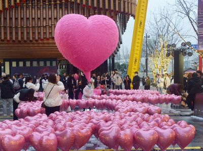 Balon Love-love Warnai Perayaan Hari Valentine di China