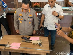 Polisi Sita Bukti Kasus Sopir Fortuner Amuk Brio: Senpi Replika-Pedang Anggar