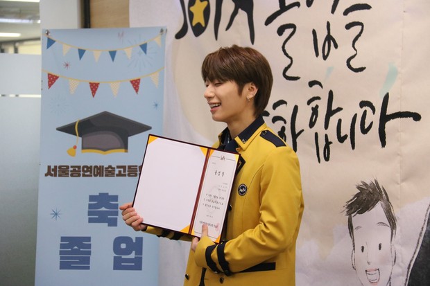 BLITZERS Wooju di hari kelulusan / Foto : twitter.com/korea_odyssey