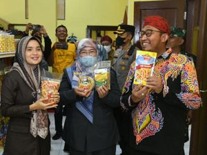 Lewat Halal Hub, Bupati Fauzi Dorong UMKM Sumenep Naik Kelas Lewat Halal Hub, Bupati Fauzi Dorong UMKM Sumenep Naik Kelas