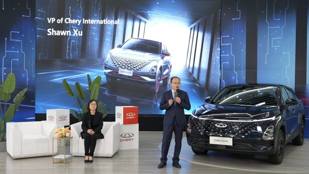 Chery Omoda 5 Shawn Xu, Presiden Direktur PT Chery Sales Indonesia dan Lilian Xiong, Direktur Pemasaran Omoda teleconference online dari China.