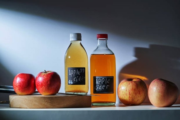 Cuka Apel Cuka apel dapat digunakan untuk minuman detoksifikasi yang bermanfaat untuk membakar lemak perut