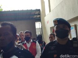 Dikawal Ketat Brimob, Ferdy Sambo Tiba di PN Jaksel Jelang Vonis