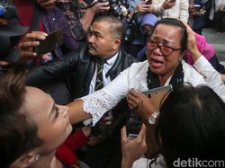 Tangis Ibu Yosua Pecah Usai Ferdy Sambo Divonis Mati