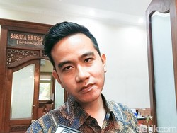 Balik dari Jakarta, Gibran Keceplosan Sebut Bahas Pekerjaan Masa Depan