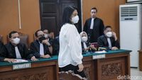Giliran Putri Candrawathi Jalani Sidang Vonis