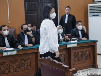 Giliran Putri Candrawathi Jalani Sidang Vonis