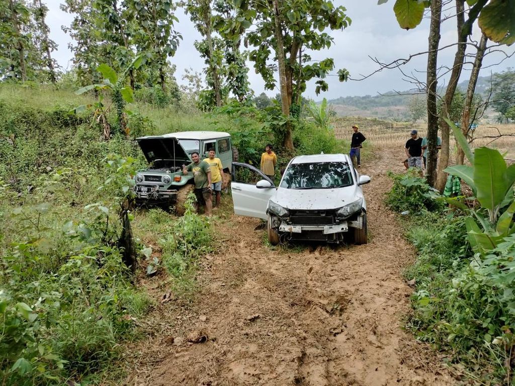 Melihat Rute Mobil Nyasar di Hutan Tambakromo Pati Via Google Maps