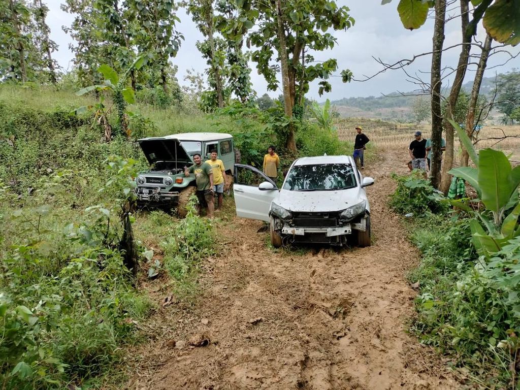 Melihat Rute Mobil Nyasar di Hutan Tambakromo Pati Via Google Maps Melihat Rute Mobil Nyasar di Hutan Tambakromo Pati Via Google Maps
