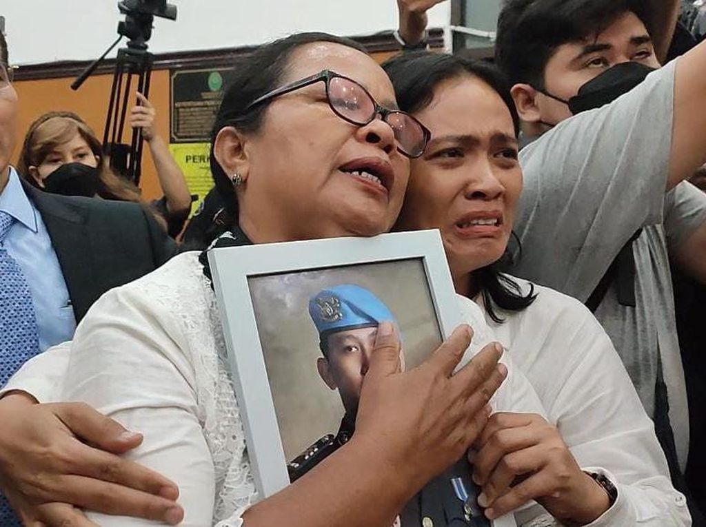 Ibu Yosua Puas Putri Divonis 20 Tahun Penjara, Pihak Ferdy Sambo Kecewa
