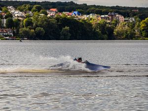 Persiapan F1H20 di Danau Toba Berpacu dengan Waktu Persiapan F1H20 di Danau Toba Berpacu dengan Waktu