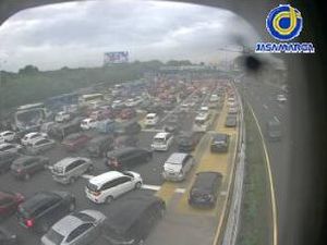 Info Macet Tol Dalkot Pagi Ini: Antrean Mengular di Gerbang Tol Halim