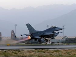 Iran-Israel Membara, Trump Kerahkan 30 Pesawat Pengisian Bahan Bakar