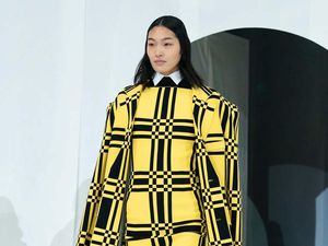 10 Busana Playful 4 Warna Dalam Koleksi Terbaru Marni Fall/Winter 2023 10 Busana Playful 4 Warna Dalam Koleksi Terbaru Marni Fall/Winter 2023