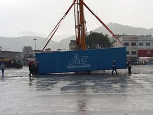 8 Kontainer Bawa Kapal F1H2O Tiba di Balige