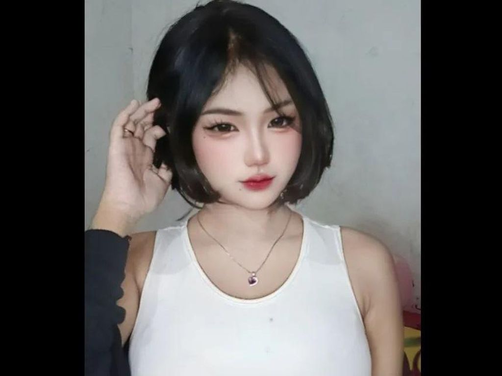 Hobi Makeup, Layla Chan Menantang Diri Untuk Jadi Cosplayer Hobi Makeup, Layla Chan Menantang Diri Untuk Jadi Cosplayer