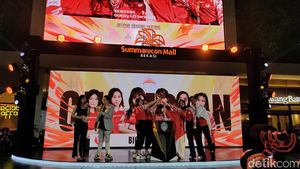 Momen Para Ladies Bigetron Era Angkat Piala MWI Mobile Legends 2023
