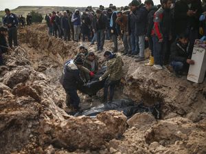 Pemakaman Massal Korban Gempa Turki Saat Jumlah Tewas Tembus 33 Ribu