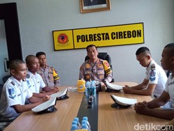 Top! Empat Pelajar Cirebon Gagalkan Aksi Pencopetan di Pasar