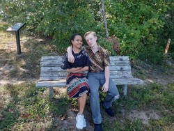 Wanita NTT Viral Ungkap Kisah Cinta dengan Bule AS, Kenal via Aplikasi Kencan