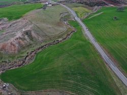 Penampakan Retakan Tanah Akibat Gempa Dahsyat di Turki