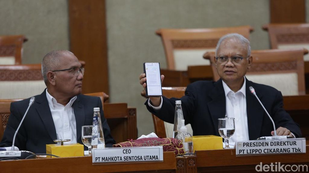 Potret Bos Meikarta Pamer Cabut Gugatan Rp 56 M ke Konsumen di DPR Potret Bos Meikarta Pamer Cabut Gugatan Rp 56 M ke Konsumen di DPR