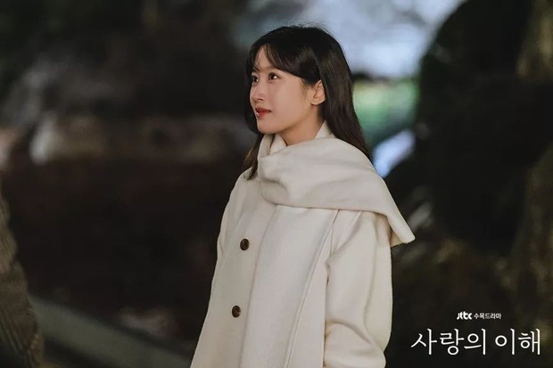 Potret karakter Ahn Su Young dalam drama The Interest of Love/ Foto: instagram.com/jtbcdrama Potret karakter Ahn Su Young dalam drama The Interest of Love