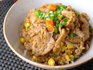 Resep Nasi Ayam dan Sayuran Pakai Magicom yang Enak dan Praktis Dibuat