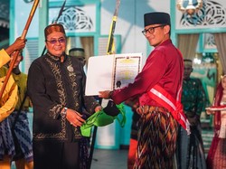 Kunjungi Mempawah, Sandiaga Dapat Gelar Pangeran