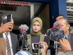 Istri Bongkar KDRT dan Ajakan Seks Menyimpang Rizal Djibran