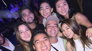 8 Foto Keseruan Seleb Nonton Konser Westlife, Ada Nia Ramadhani & Ria Ricis