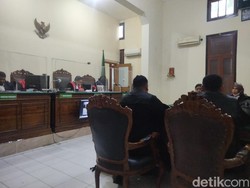 Pria Surabaya Terancam 7 Tahun Bui gegara Emosi Ditanya Apa Lihat-lihat?