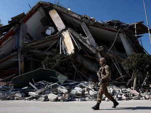 Tentara Turki Berpatroli untuk Jaga Keamanan Korban Gempa