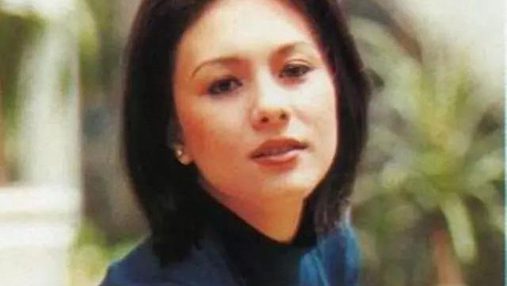 Foto Lawas Wulan Guritno, Cantiknya dari Kecil Foto Lawas Wulan Guritno, Cantiknya dari Kecil