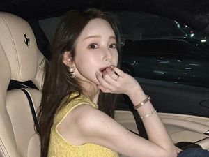 Penulis Webtoon True Beauty Hapus Foto Mobil Mewah, Diduga Menggelapkan Pajak Penulis Webtoon True Beauty Hapus Foto Mobil Mewah, Diduga Menggelapkan Pajak