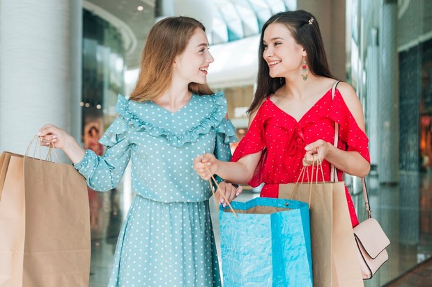 Sagitarius menjalani hidup bebas dengan sedikit boros.