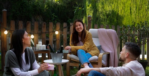 Pisces menjalani hidup bebas dengan bersenang-senang bersama orang tersayang untuk keluar dari rasa penat.