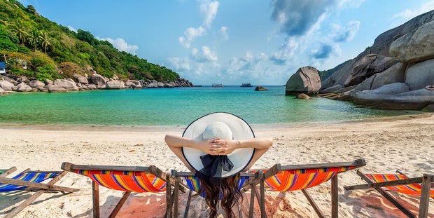 Capricorn menjalani hidup bebas dengan bersenang-senang seorang diri.