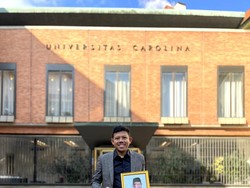 Kisah Anam, dari Desa di Madura Jadi Ketua PPI Dunia & Lulus S3 Tercepat di Ceko