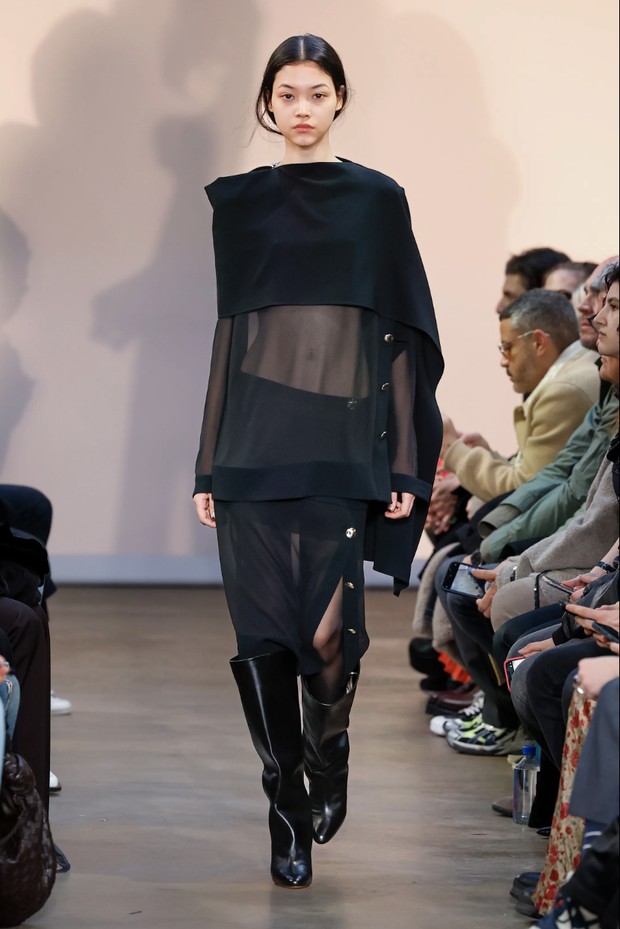 Foto: vogue.com/Jonas Gustavsson / Courtesy of Proenza Schouler Proenza Schouler Fall 2023, Look 30/