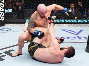 Joe Rogan: Islam Makhachev Harusnya Kalah Joe Rogan: Islam Makhachev Harusnya Kalah