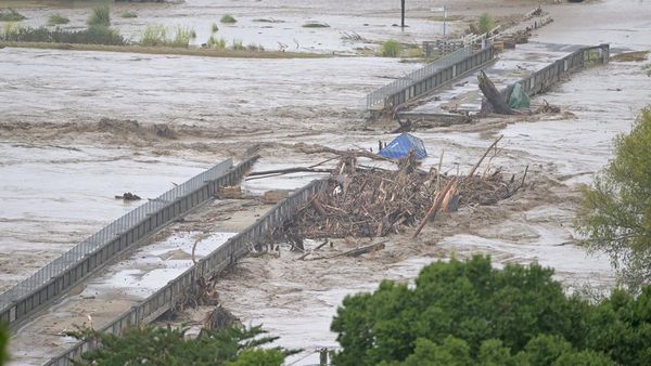 Penampakan Jembatan di Selandia Baru Putus Dihantam Topan Gabrielle