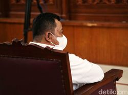 Pengacara Tak Terima Kuat Maruf Disebut Hakim Tak Sopan: Mengada-ada!