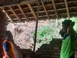Dua Tebing Longsor Terjang dan Rusak 4 Rumah Warga Trenggalek