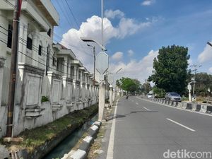 Proyek Lampu Jalan 8 Ruas Jalan di Medan Belum Juga Tuntas Proyek Lampu Jalan 8 Ruas Jalan di Medan Belum Juga Tuntas