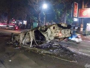 Manajer Persebaya Ungkap Kengerian Teror Aremania di Kanjuruhan Manajer Persebaya Ungkap Kengerian Teror Aremania di Kanjuruhan