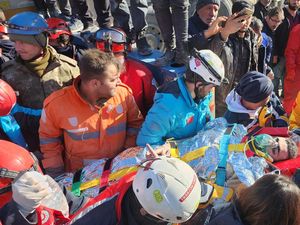 Pemuda di Turki Selamat dari Gempa Usai 198 Jam Tertimbun Puing